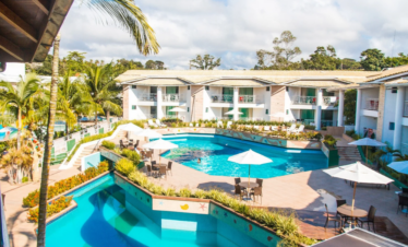 Vista aérea piscina do Portal Beach Hotel
