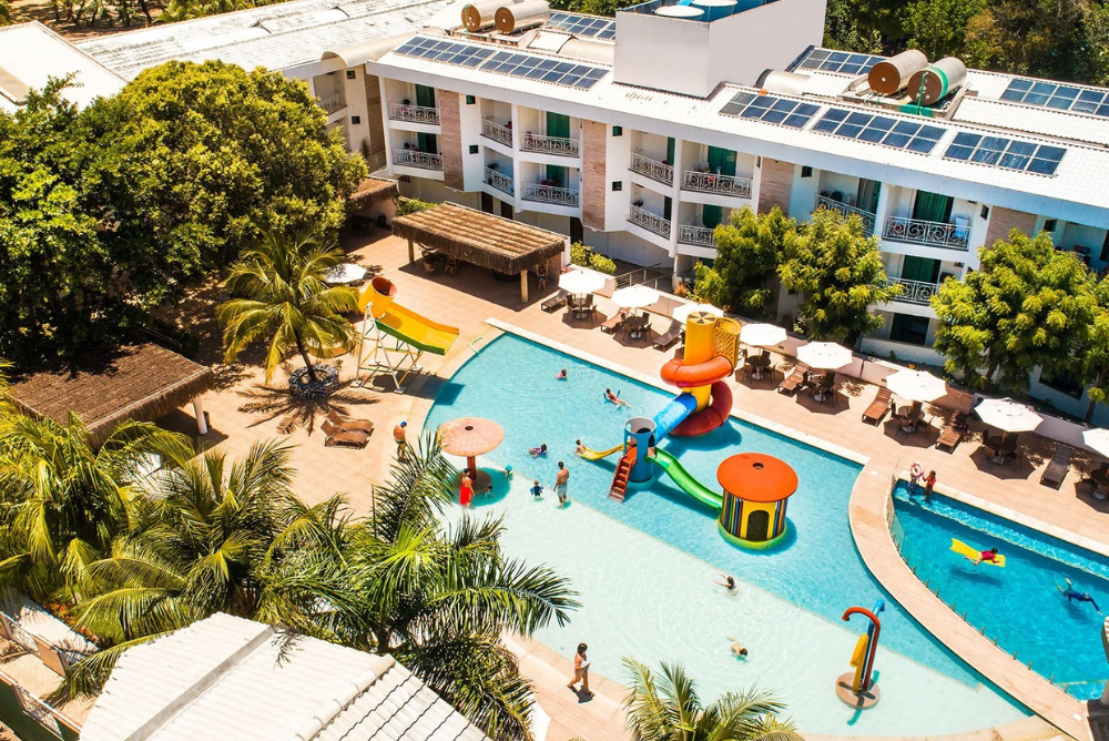 Vista aérea piscina infantil Portal Beach Hotel